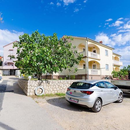Apartments Alex Lopar Exterior photo