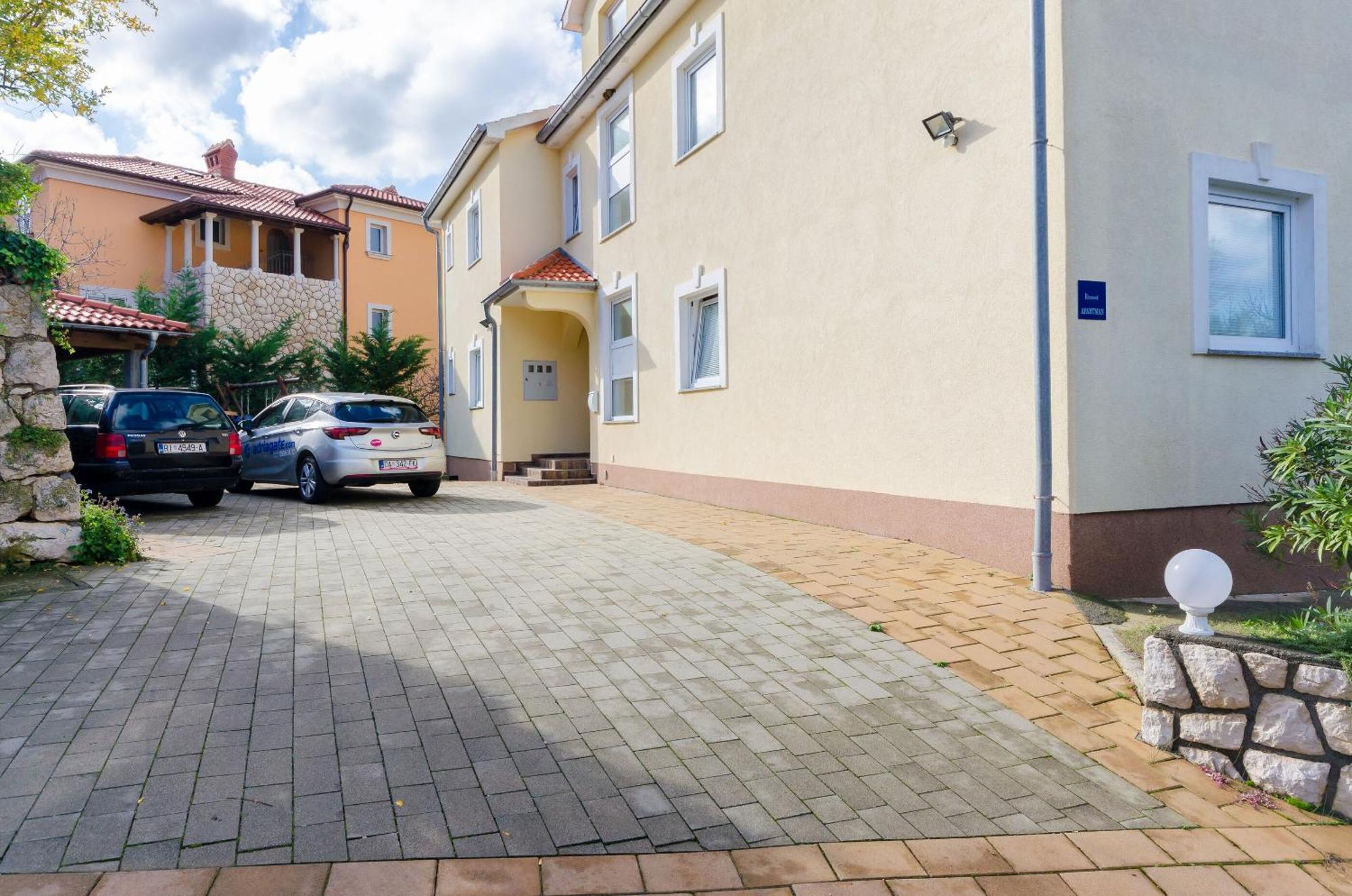 Apartments Alex Lopar Exterior photo