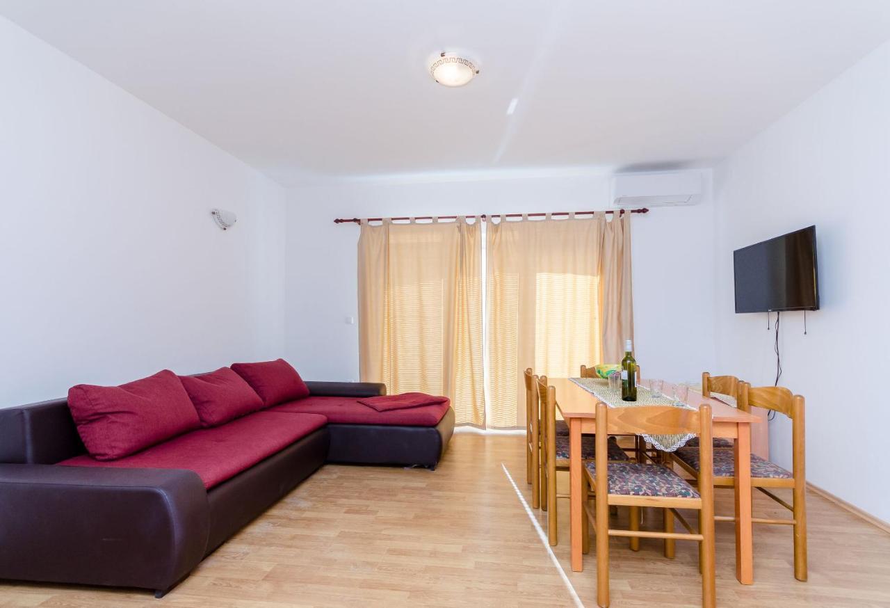 Apartments Alex Lopar Exterior photo