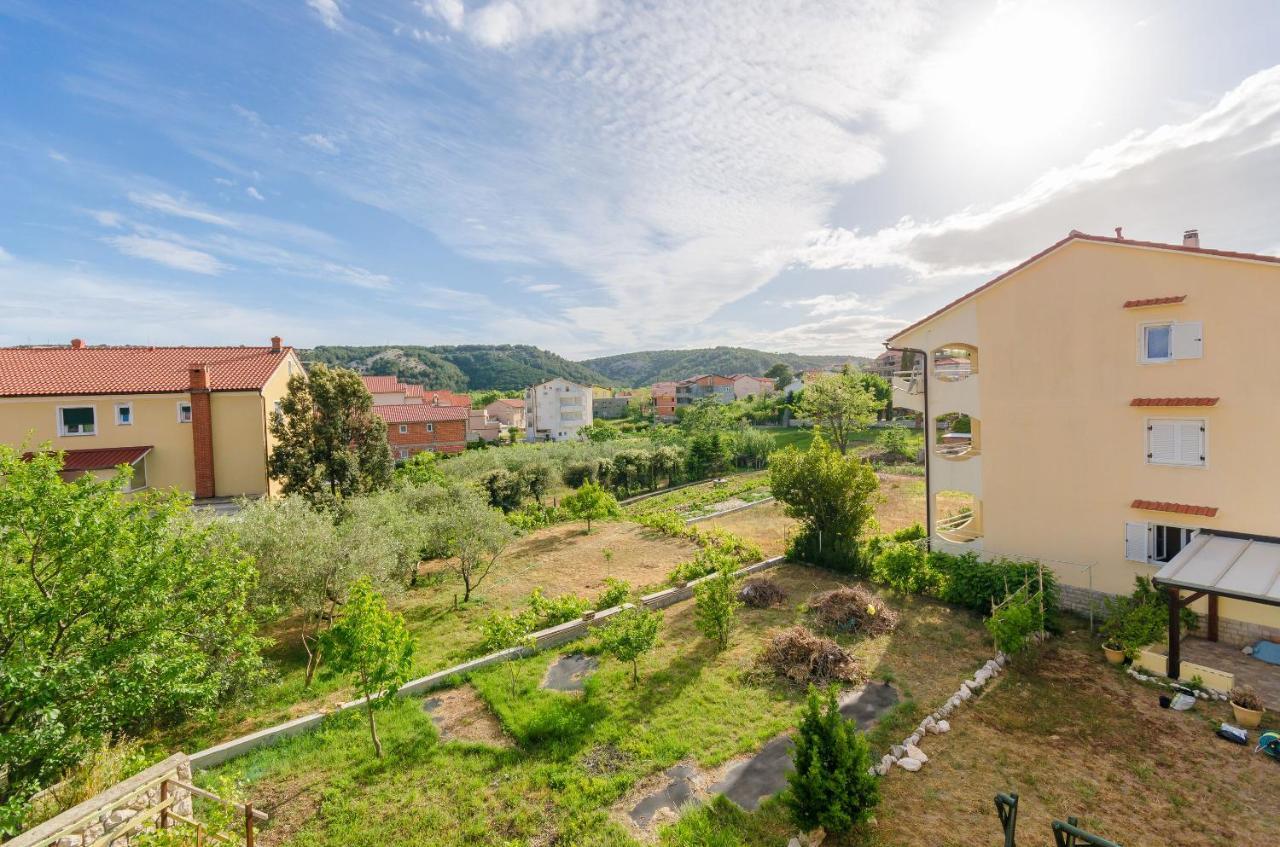 Apartments Alex Lopar Exterior photo