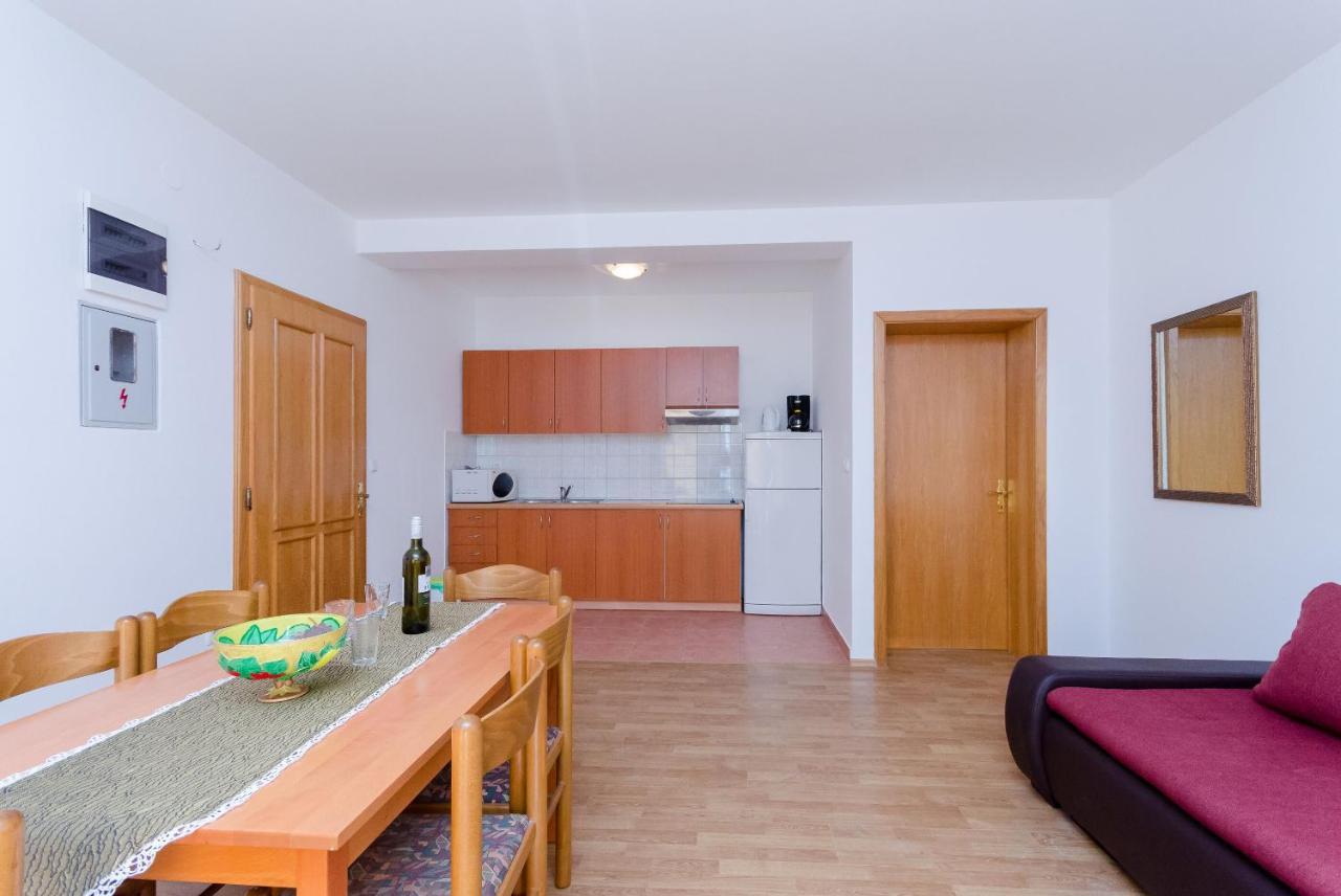 Apartments Alex Lopar Exterior photo